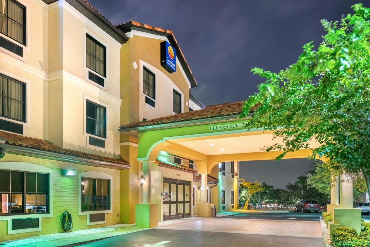 Comfort Inn & Suites Northeast - Gateway Sankt Petersburg Exterior foto