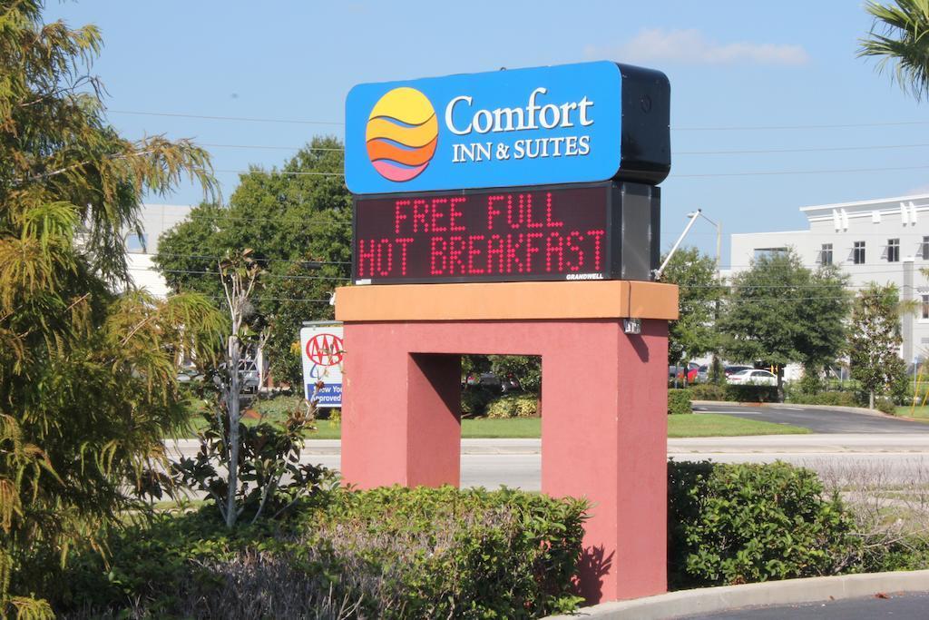 Comfort Inn & Suites Northeast - Gateway Sankt Petersburg Exterior foto