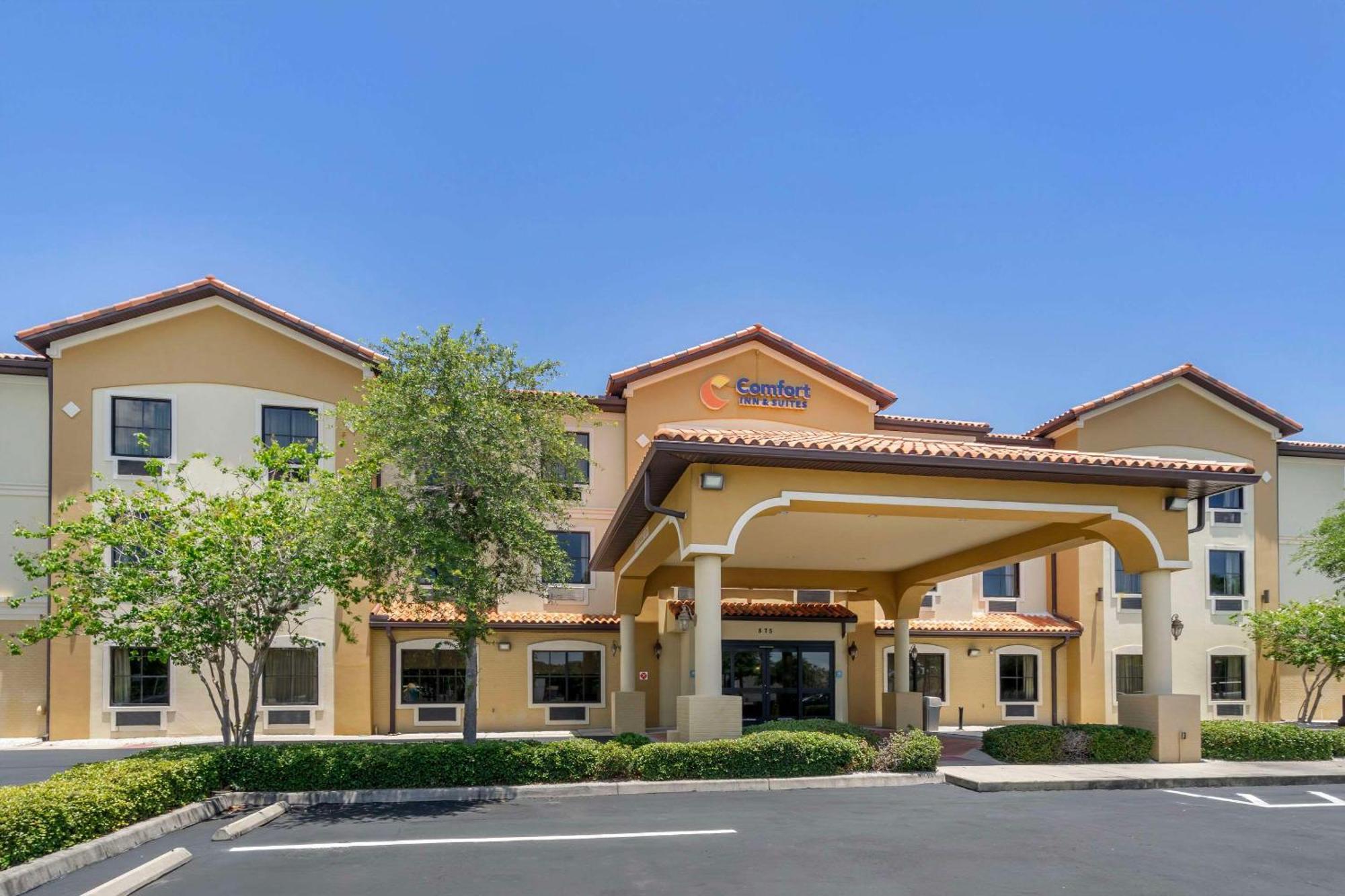 Comfort Inn & Suites Northeast - Gateway Sankt Petersburg Exterior foto