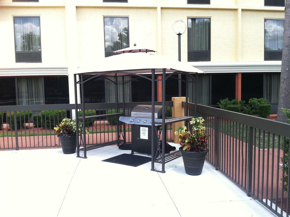 Comfort Inn & Suites Northeast - Gateway Sankt Petersburg Exterior foto